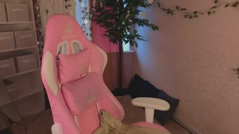 LINA online show from March 23, 1:01 am