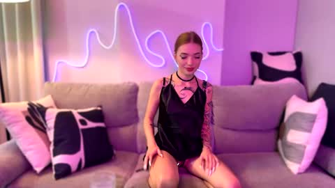 LinaVelle online show from March 23, 12:39 am