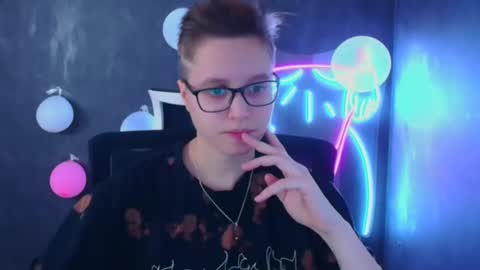 Linda online show from March 4, 12:12 pm