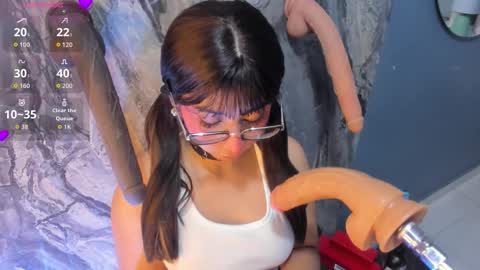 linda_sofi__ online show from March 17, 8:46 pm