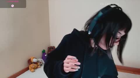 Ling online show from March 17, 3:38 pm