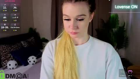 lisa_rabbit online show from July 14, 4:50 am