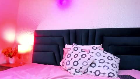 lisa white  online show from March 21, 8:19 am