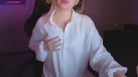 Anna online show from March 15, 10:56 pm