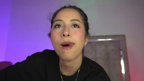 littlee_emma_ online show from June 16, 1:39 am