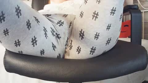 Your little flower  online show from April 18, 6:49 am