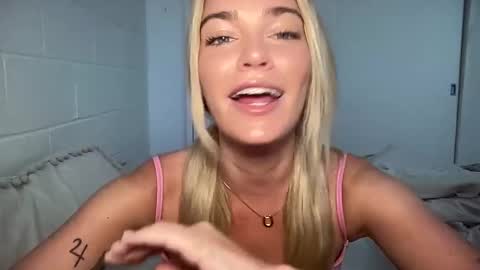 Marciabrady online show from February 25, 10:09 pm