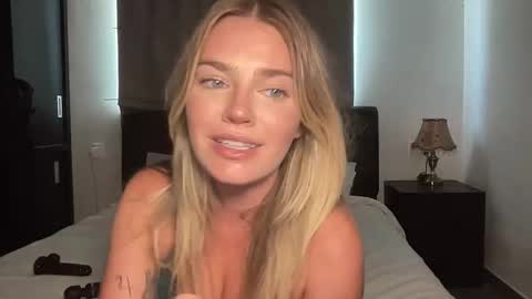 Marciabrady online show from November 8, 4:28 am