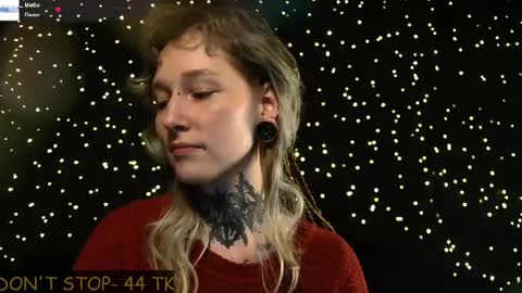 Niki  free tg channel with some photos gifs and info about streams  online show from March 30, 6:18 pm