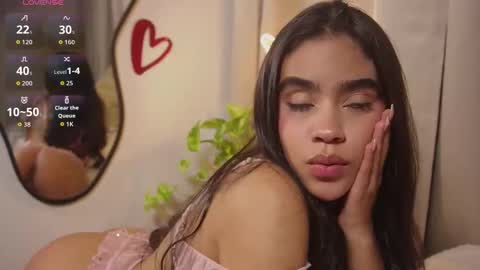 littletammy_ online show from March 9, 5:05 pm