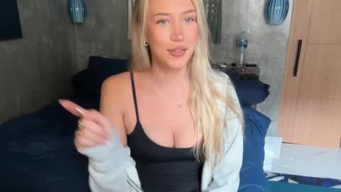 olivia online show from March 16, 1:08 am