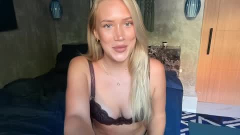 olivia online show from April 11, 7:45 am