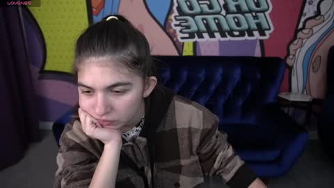 lizatiffanya_ online show from May 4, 5:33 am