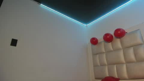 lola_js online show from June 3, 2:33 pm