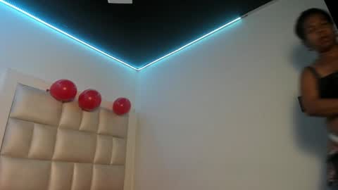 lola_js online show from May 31, 1:06 pm