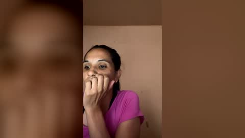lolabunny120490 online show from June 19, 10:24 pm