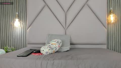 lolabunnysc online show from March 21, 12:21 pm