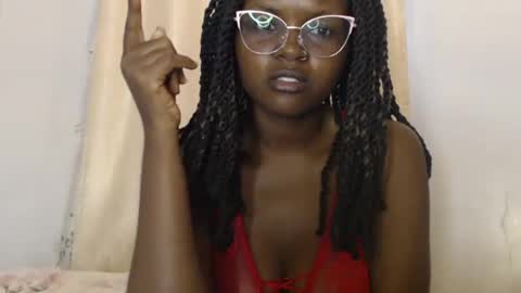 lolamia7 online show from July 6, 4:51 am