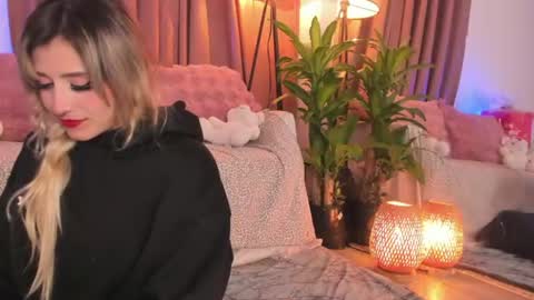 Lolly  online show from June 16, 3:51 am