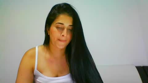 estehfania online show from February 6, 1:27 am