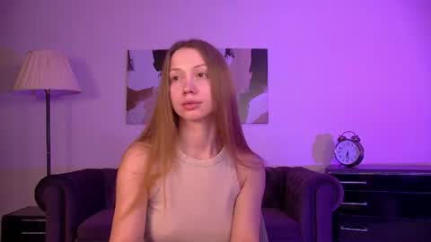 LoraVey online show from June 18, 7:30 pm