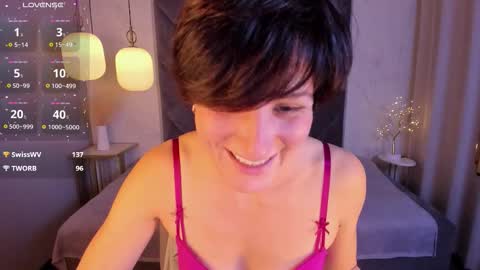 Loren online show from November 1, 2:43 pm