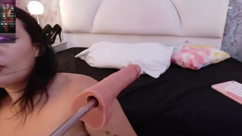 Lorena Gate online Colombia 230 pm to 930 pm online show from April 1, 12:22 am