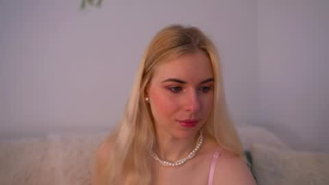 Lorrie online show from April 6, 10:16 am