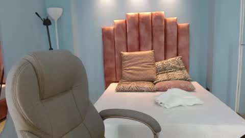  Lou Rosse  online show from March 24, 7:52 pm