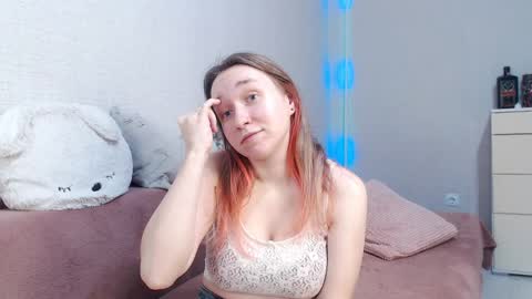 Lovely Hayley online show from April 8, 9:28 pm