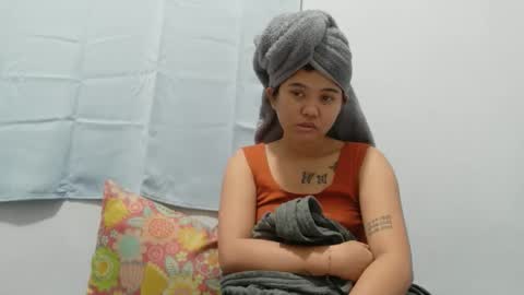 lovelyasian_babe online show from May 15, 9:28 pm