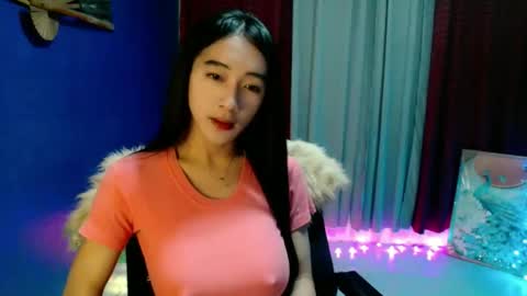 lovelypetite143 online show from April 14, 10:59 am