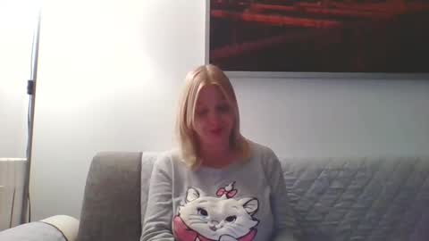 Marlyn online show from April 22, 10:07 pm