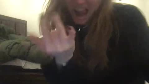 lozivelle online show from December 4, 2:03 am