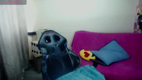 lucia_evans21 online show from May 12, 9:10 pm