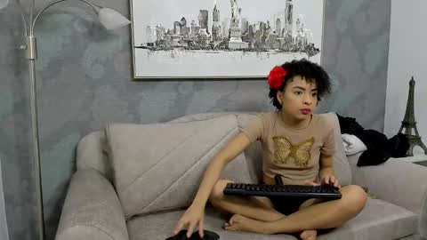 Lucla online show from November 11, 9:01 pm