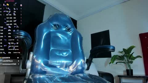 L U C I A online show from April 12, 1:47 pm