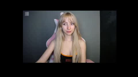 Lucy online show from April 16, 9:39 pm