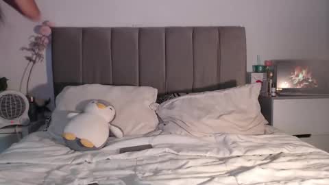 luciamoretti1 online show from March 6, 5:57 am