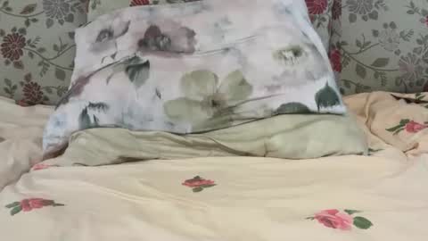 Mysterious Girl online show from March 3, 11:27 am