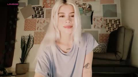 luckysapphire777 online show from March 21, 8:19 am