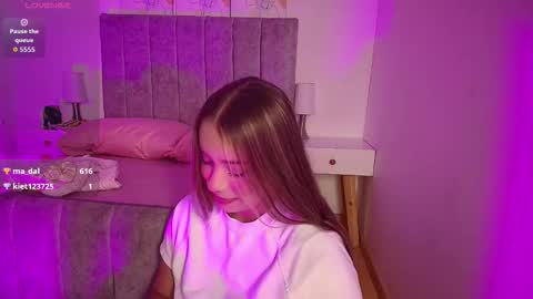 lucy online show from March 15, 4:03 am