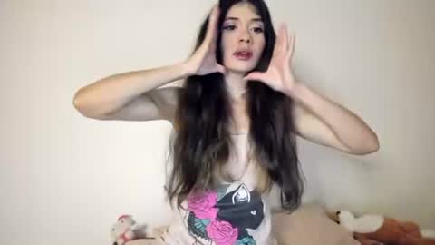 lucyportman online show from April 21, 7:37 am