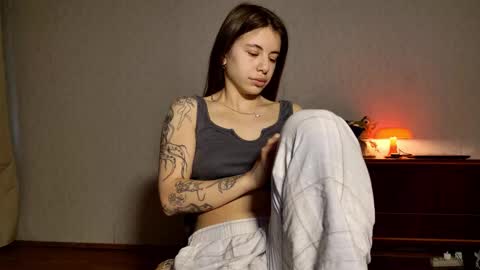 Lucy online show from March 20, 5:23 am