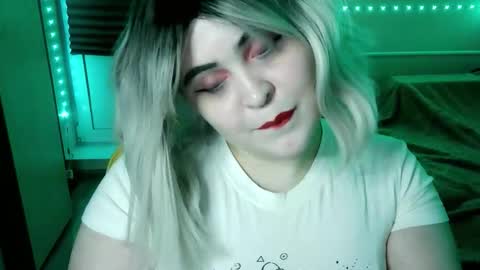 lulovia online show from March 21, 8:03 pm