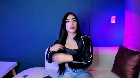 luna_444 online show from May 7, 4:28 am