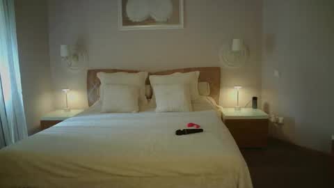 luna_hoti online show from April 11, 10:52 am