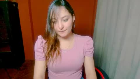 lunaa_m_ online show from January 18, 11:56 pm