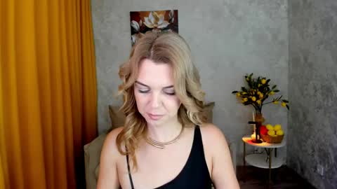 lunaflinn online show from May 28, 4:43 am