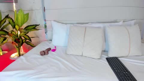 Luna  online show from March 4, 12:12 pm